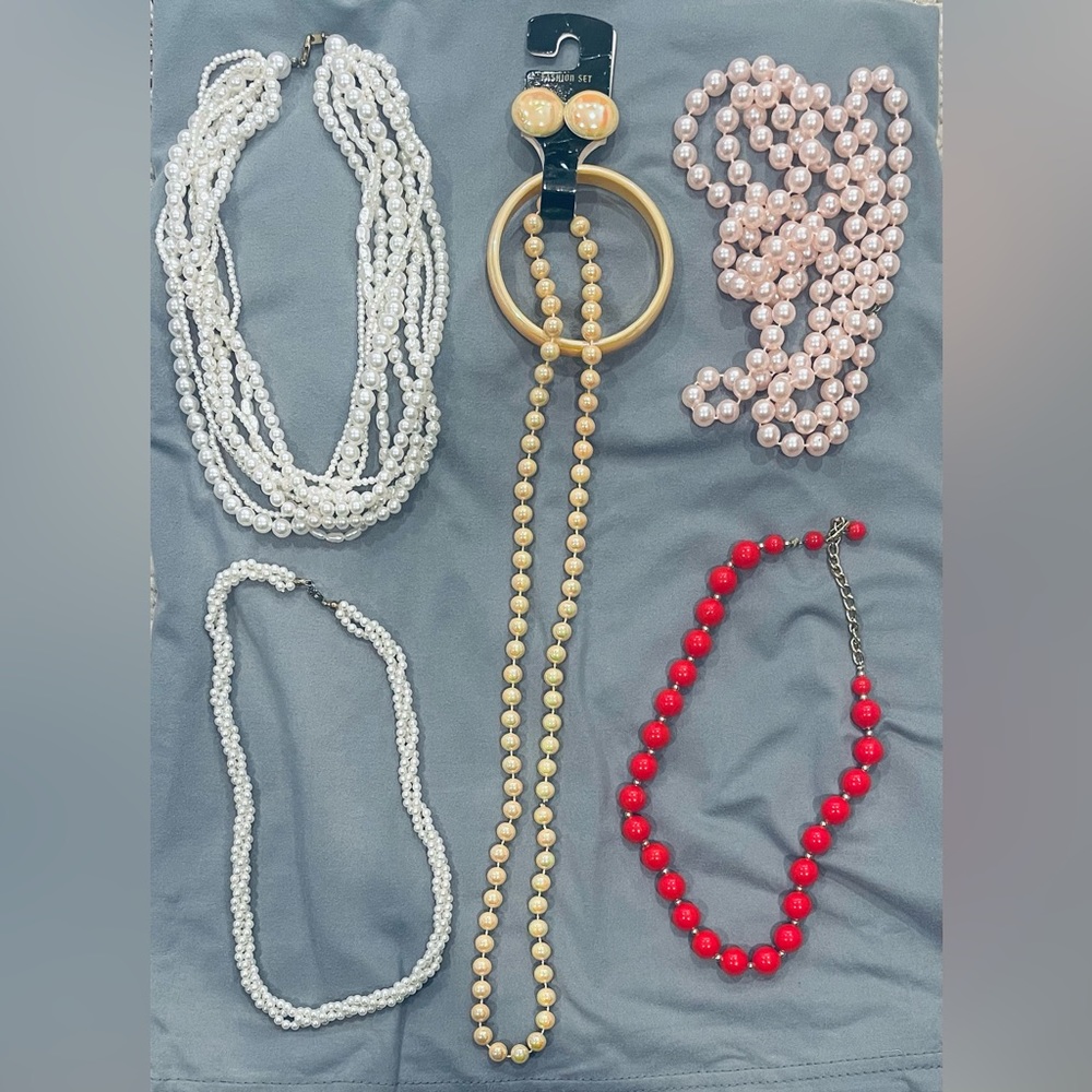 Costume pearl necklaces